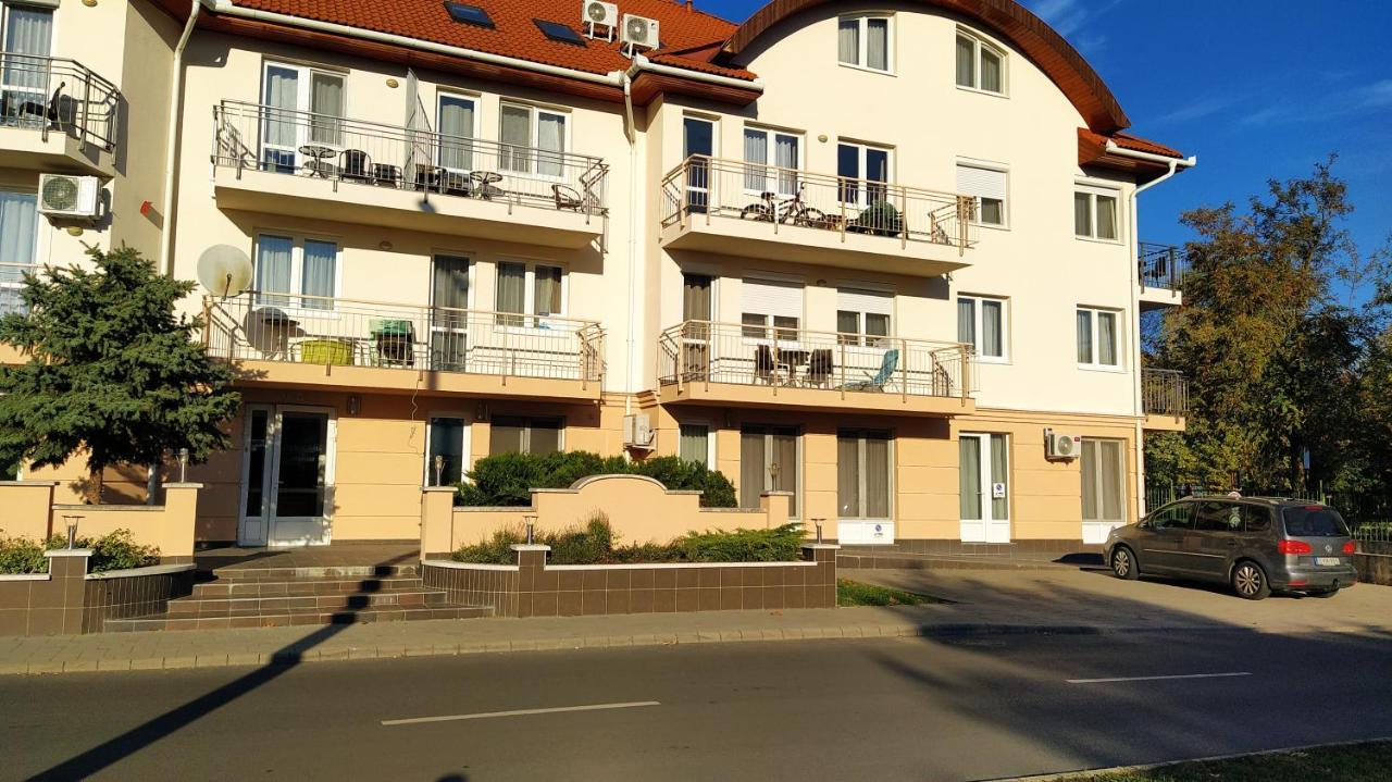 Gabi & Gabi Apartments Hajdúszoboszló Екстериор снимка