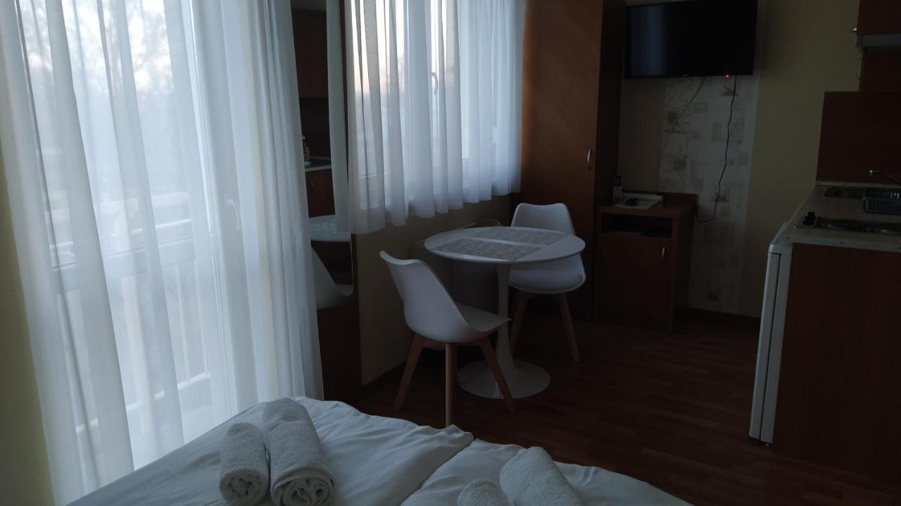 Gabi & Gabi Apartments Hajdúszoboszló Екстериор снимка