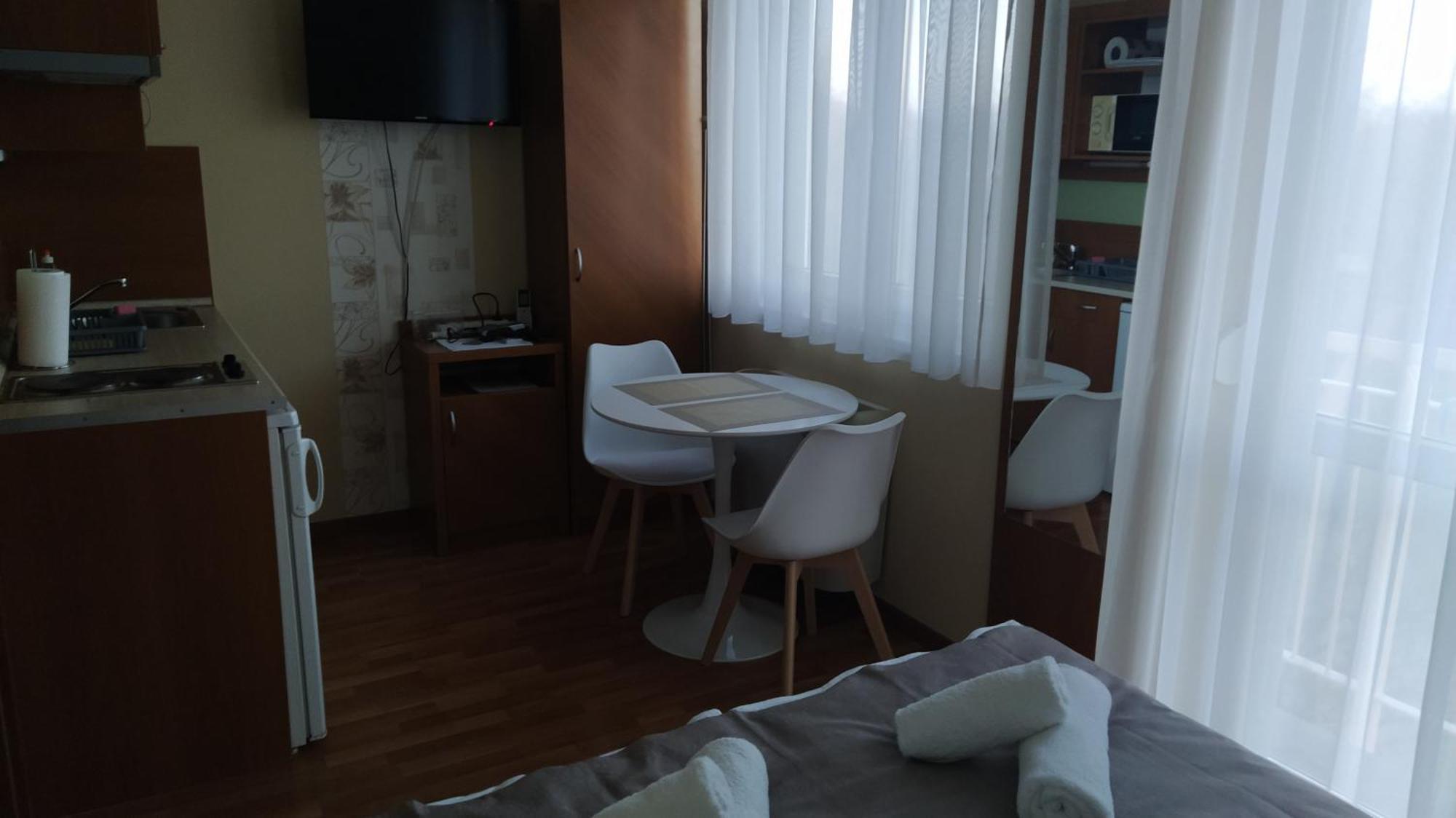Gabi & Gabi Apartments Hajdúszoboszló Екстериор снимка