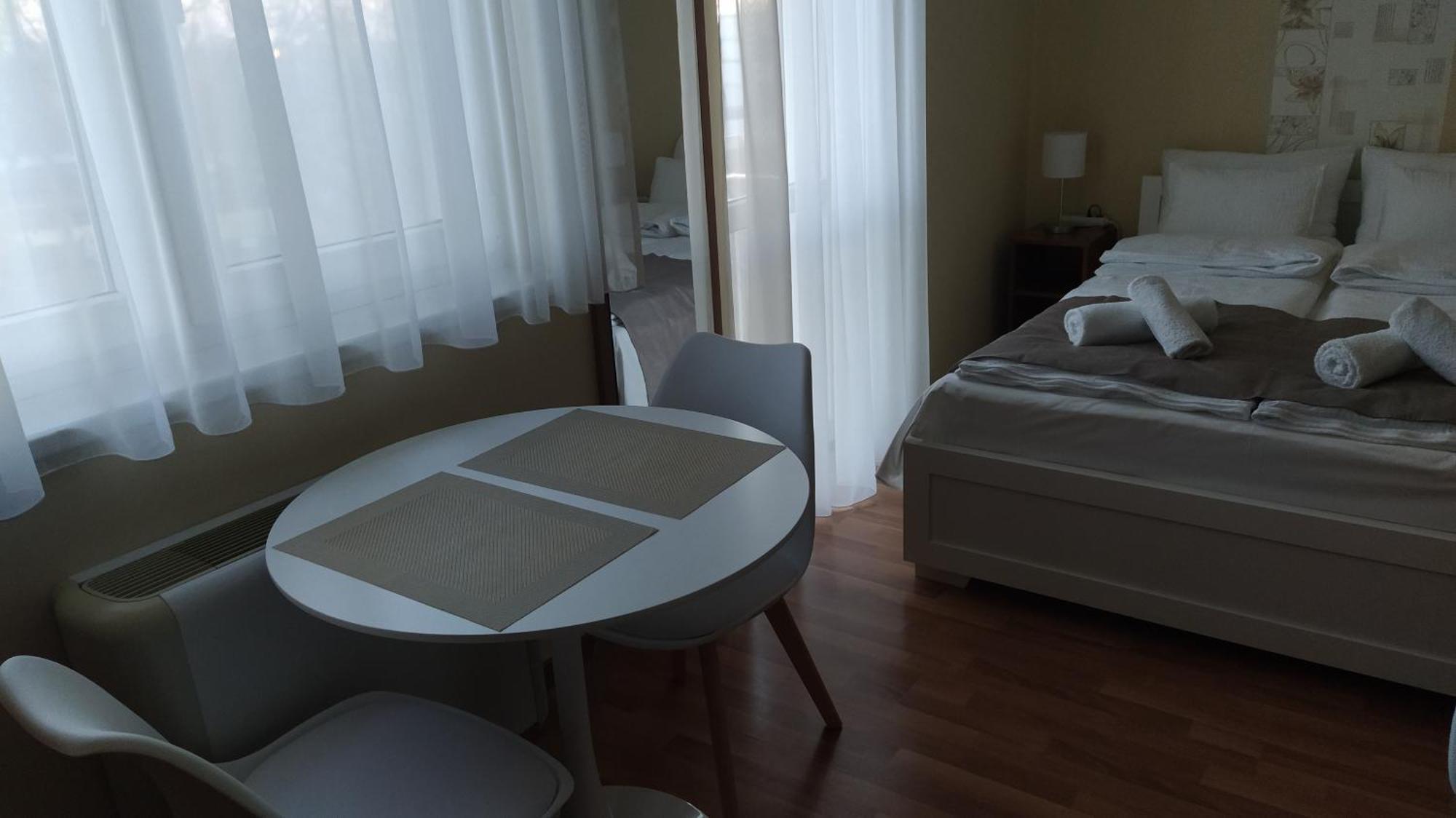 Gabi & Gabi Apartments Hajdúszoboszló Екстериор снимка